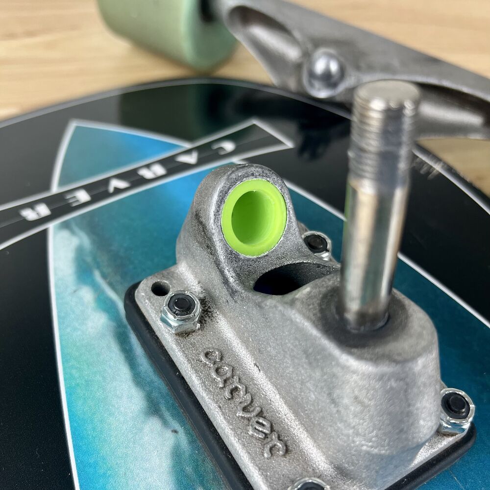 carver C5 TRUCK SET riptide専用ピボットカップ付き Carver C5 StreetSurf Trucks with Wheels